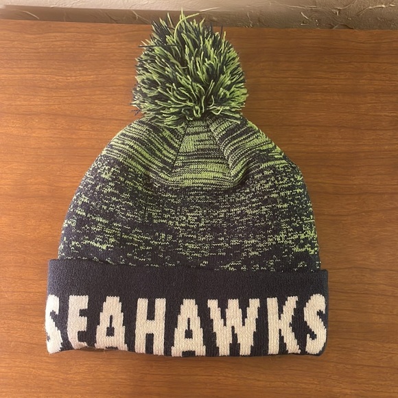 New Era Seahawks Pom Beanie. - Picture 2 of 2